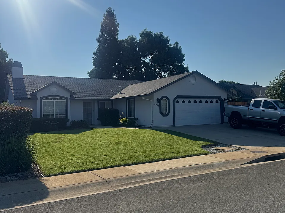 3956 Meadow Oak Way