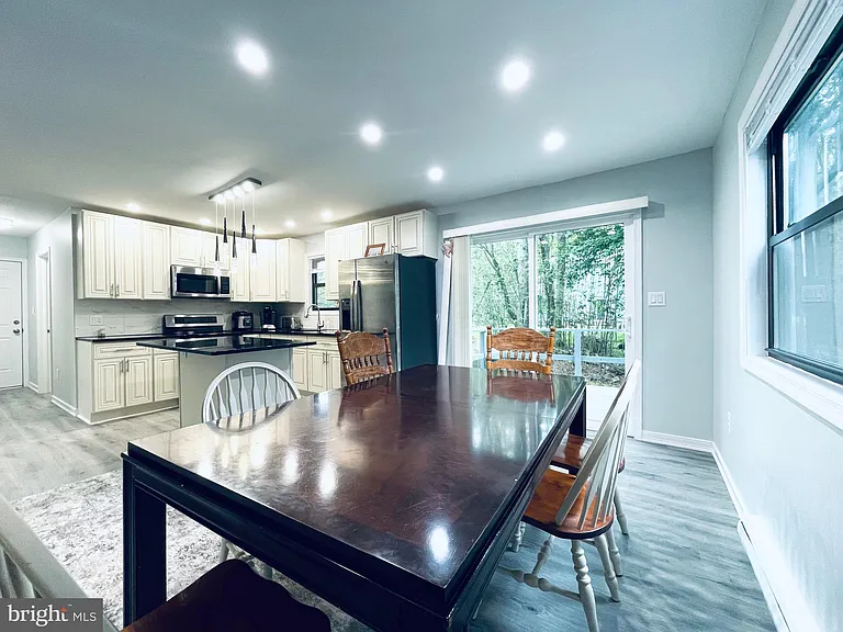 1371 Winding Way — Photo 9