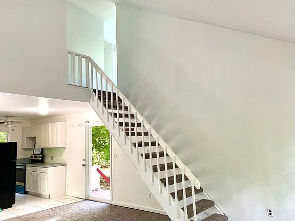 3rd image of 38 Chapel Ln