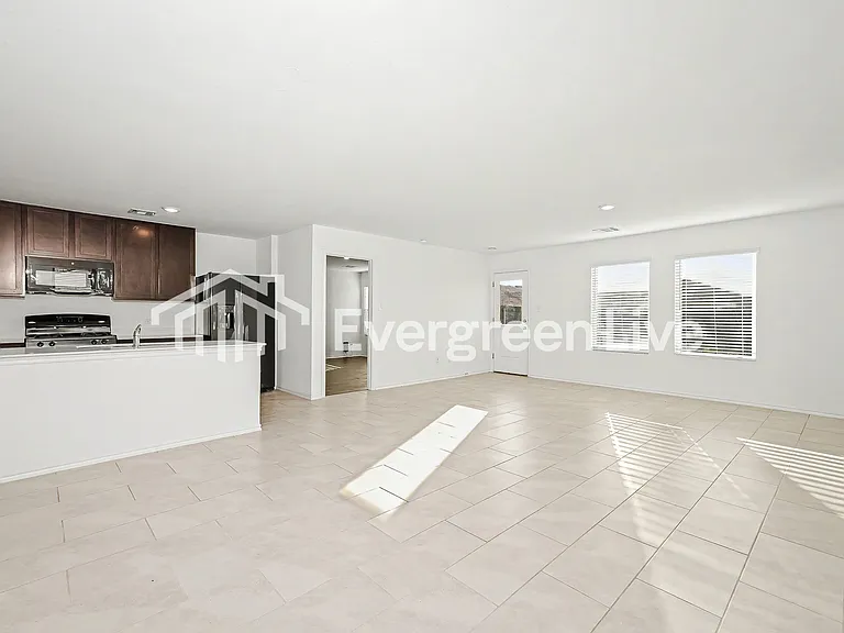 2308 Bleeker St — Photo 2