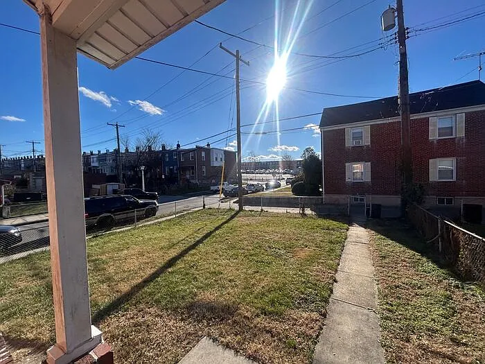 2700 Pelham Ave — Photo 12