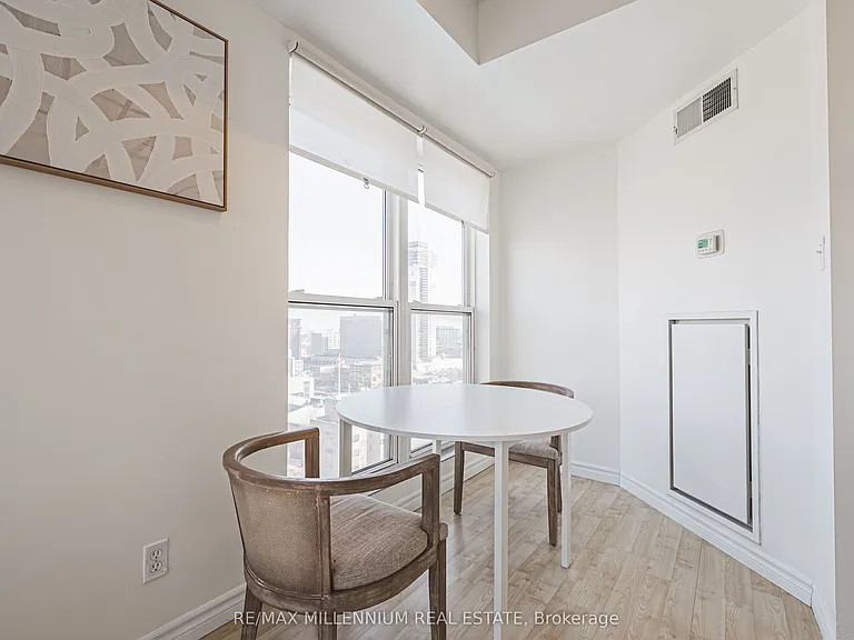 135 James St S #1401 — Photo 12