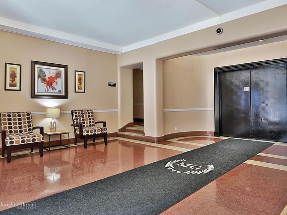 5th image of 290 Collins Ave APT 4D