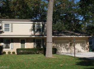 2242 Southwood Ave, Norton Shores, MI