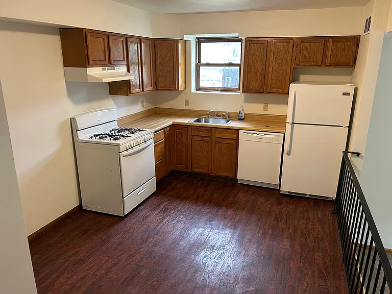 788 Hazelwood Ave #B — Photo 1