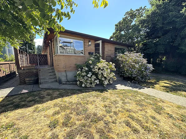 6742 14th Ave NW #A, Seattle, WA 98117