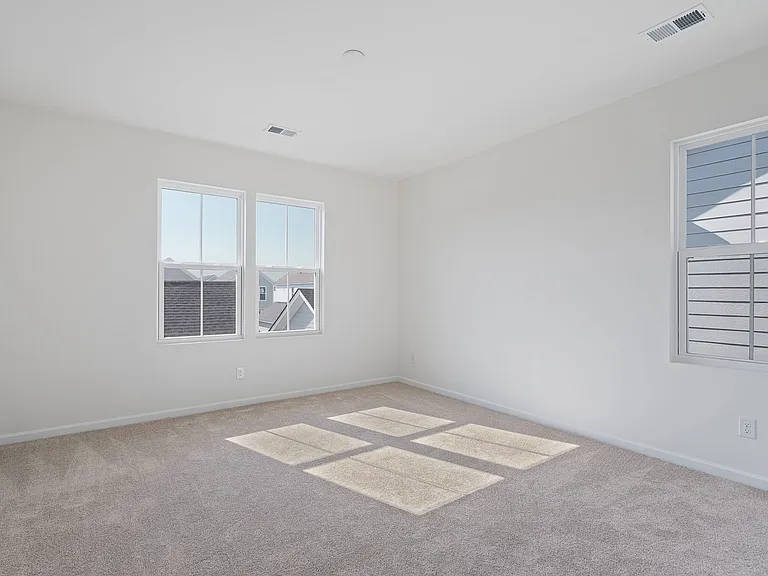 619 Southview Ln — Photo 16