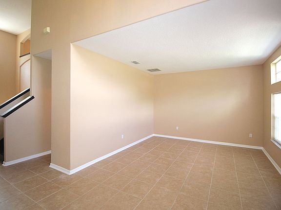 4th image of 39 Bickford Dr