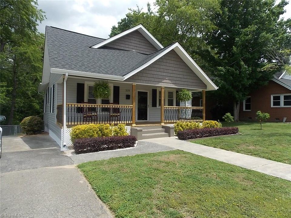 1st image of 225 E Poplar St