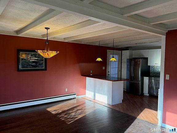 4th image of 491 Shepard Avenue