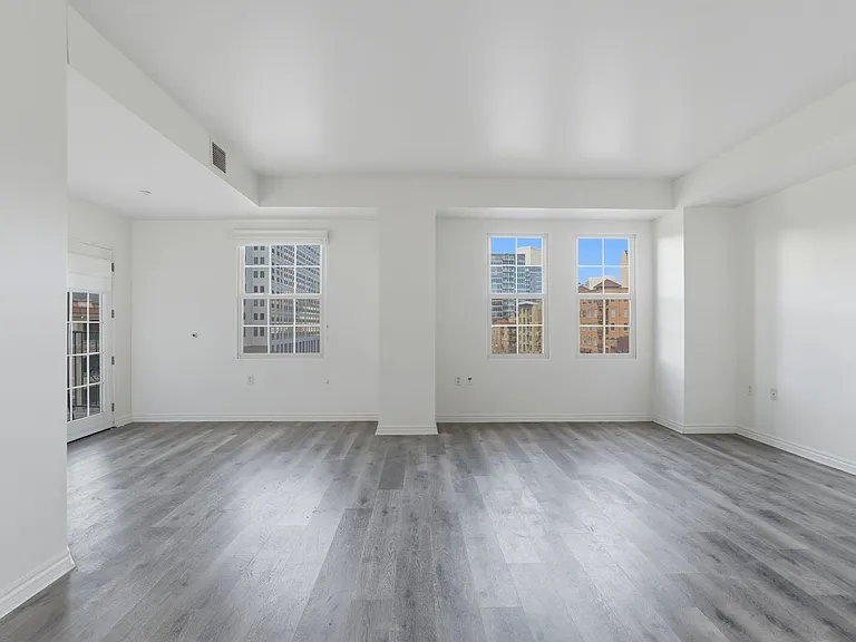 300 W 11th Ave #6J — Photo 7