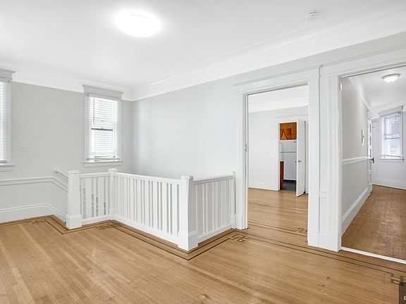 4th image of 746 Hyde St