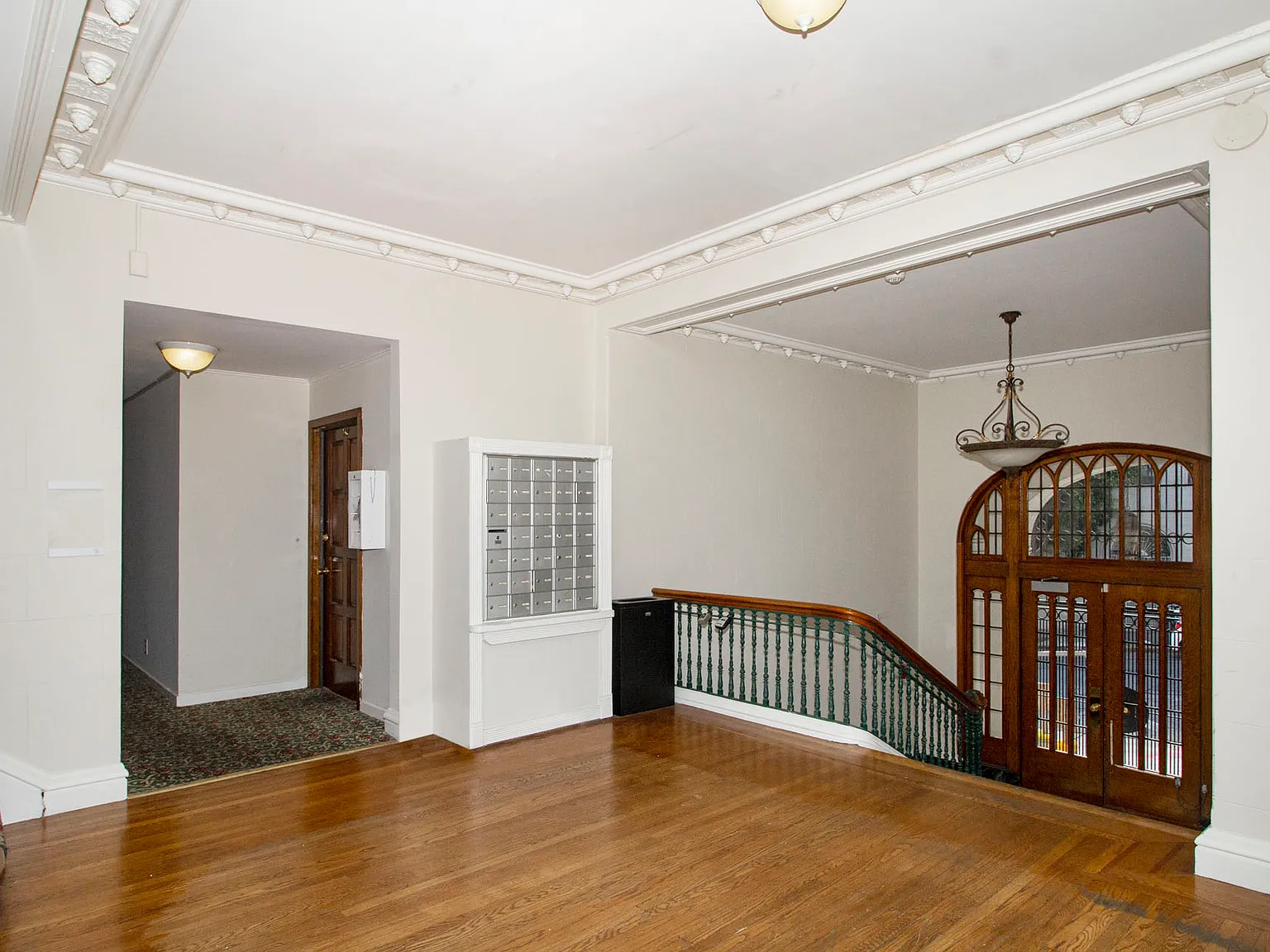 610 Leavenworth — Photo 3