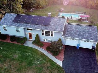 20 Coachman Pike, Ledyard, CT 06339