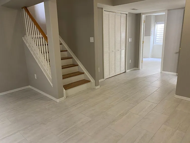 Sunny large lower level
w/ 2nd living room, Bd & bath