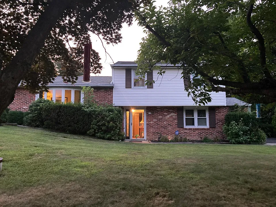 27 N Marmic Dr