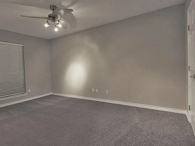 310 Gentilly Dr — Photo 12