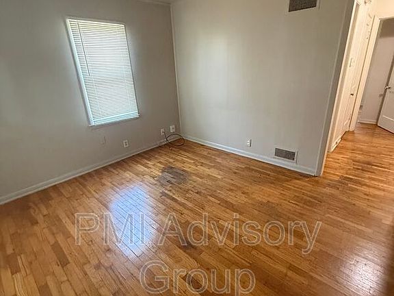3rd image of 2632 SE Adams St