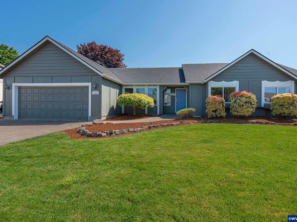 1009 SE Academy St, Dallas, OR 97338