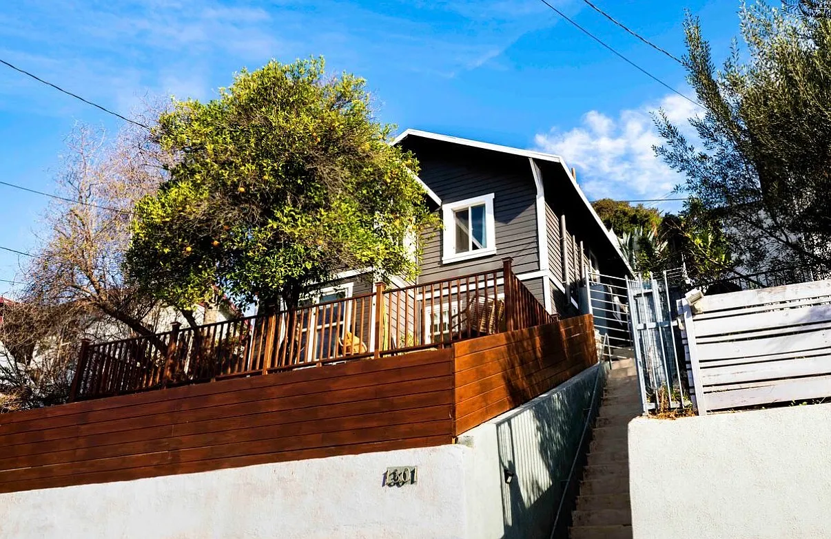 1301 Isabel St — Photo 2