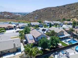 1319 Riverstone Ct, Hemet, CA 92545