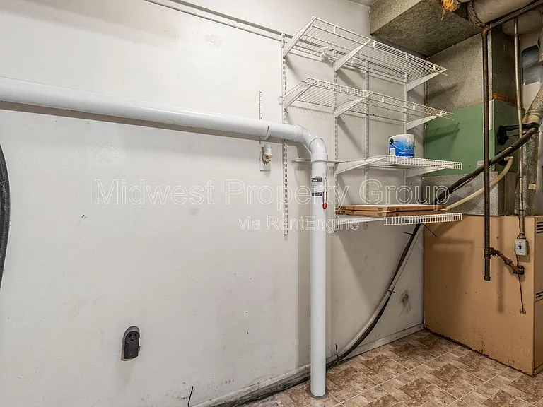 800 Bobbins Ln — Photo 18