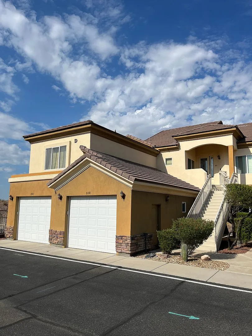 Winter Vacation Rental - 3 Bedroom/3 Bath Condo — Photo 1