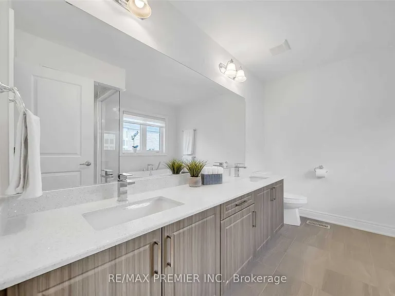 220 Seaview Hts — Photo 15