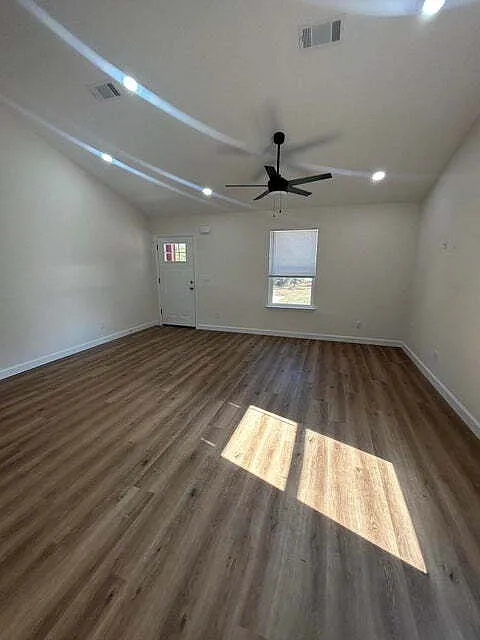 2 bed, 1.0 bath, 806 sqft, $1,500 — Photo 4