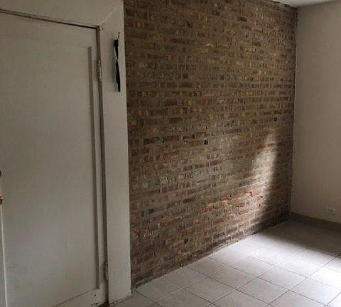 4th image of 1200 W Wellington Ave APT Gdn