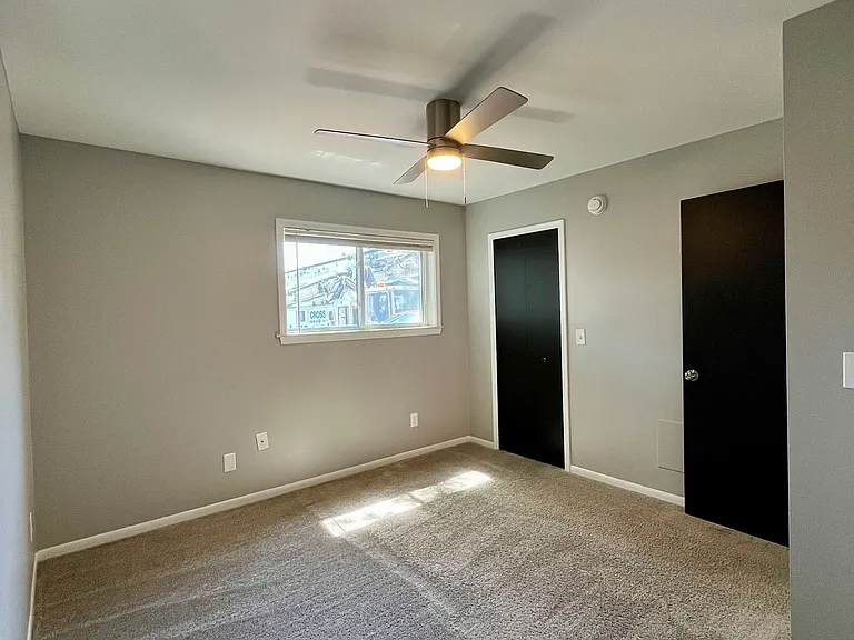 4415 Oakwood Blvd — Photo 29