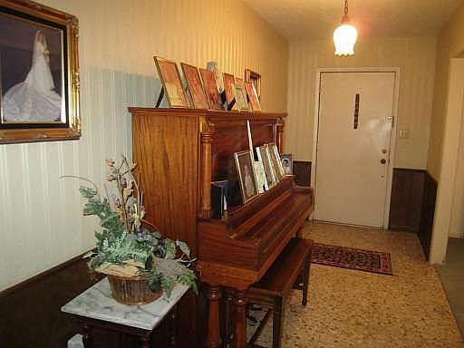 2nd image of 15322 La Mancha Dr
