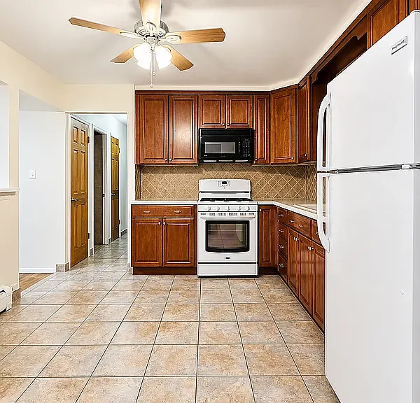 147-28 22nd Ave #2B — Photo 2