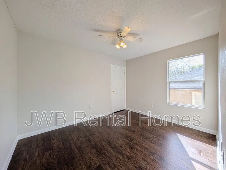 8526 Kona Ave — Photo 7
