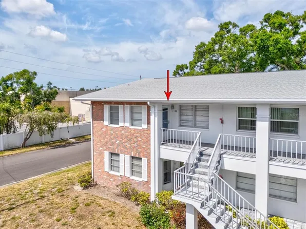 128 Brandywine Dr, Largo, FL 33771