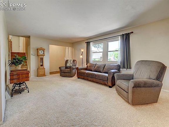 4th image of 5075 Barcelona Way
