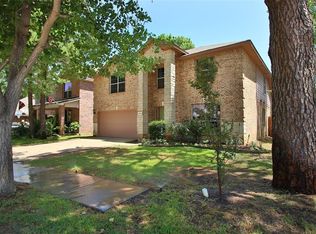 561 Cross Ridge Cir N, Fort Worth, TX 76120