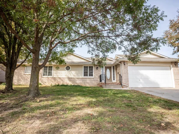 10704 W Douglas Ave, Wichita, KS 67212