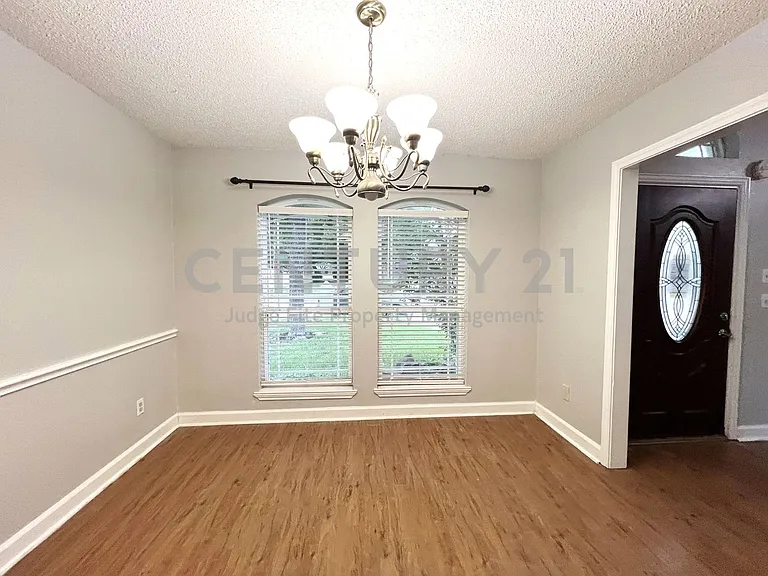 4460 Junction Dr — Photo 8