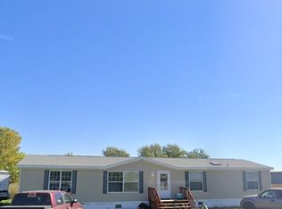 910 S Ashland Ave, Fairview, MT 59221