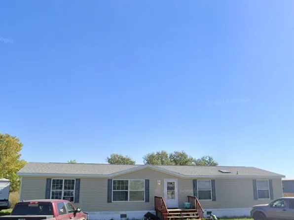 910 S Ashland Ave, Fairview, MT 59221