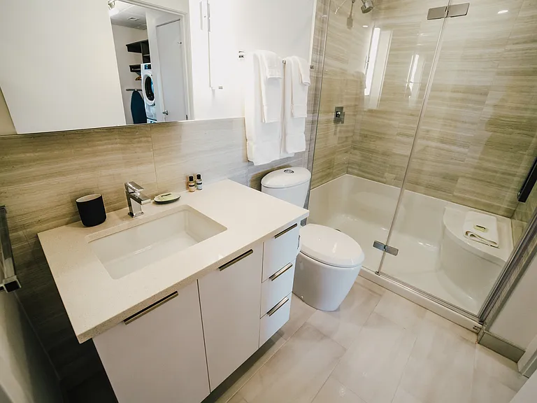 835 Sterling Lyon Pkwy — Photo 32