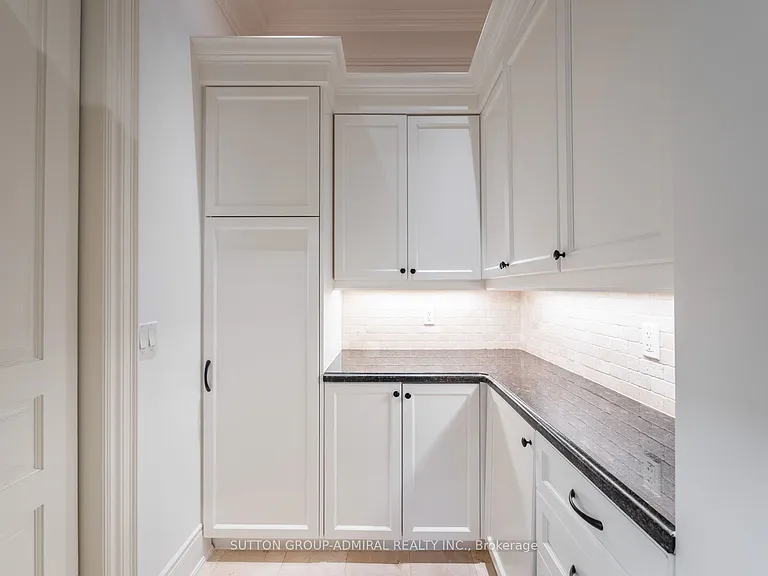 35 Wentworth Ave — Photo 16