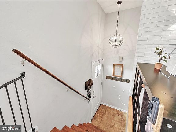 3rd image of 2413 Potomac Ave