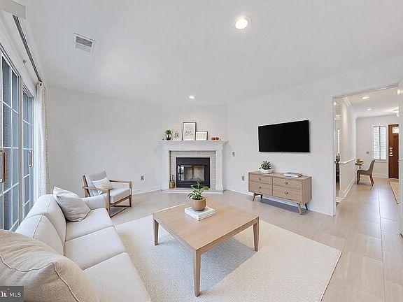 5th image of 3534 S George Mason Dr Suite 29