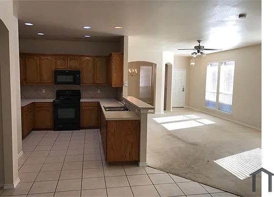 3 bed, 1692 sqft, $2,700 — Photo 4
