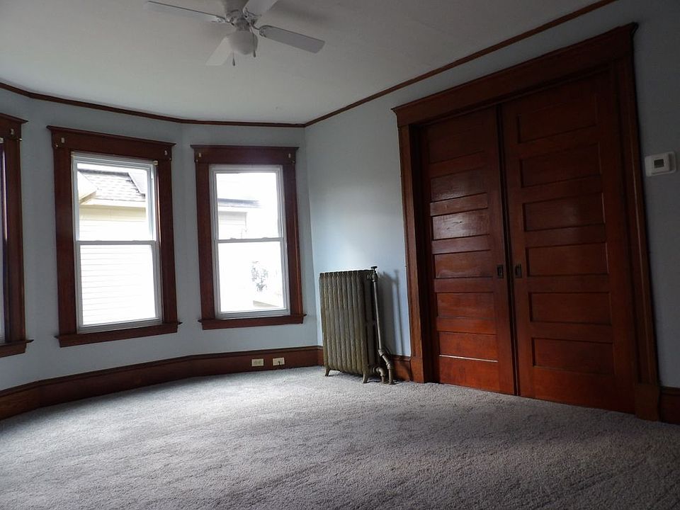 2nd image of 172 Woodland St Unit 2