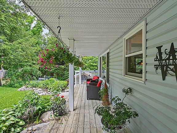 4th image of 1392 Tennyson Rd