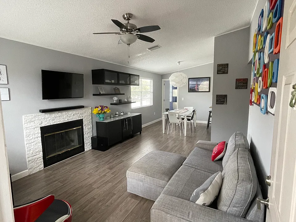 3876 59th Ave W