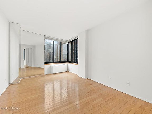 5th image of 99 Battery Pl APT 17C